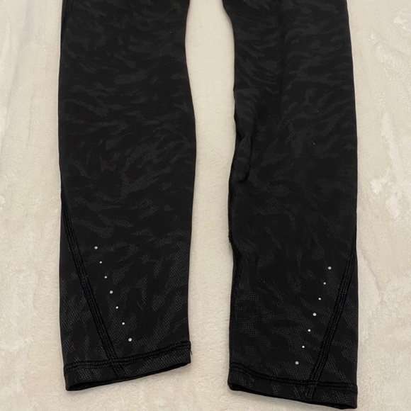 Athleta Rainier High Rise Tight, grey/black camo 16545 - Picture 7 of 16